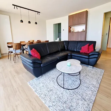 In With Ocean Views, Cleaning Included Lägenhet