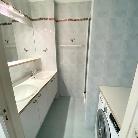 In With Ocean Views, Cleaning Included Lägenhet *