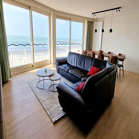 In With Ocean Views, Cleaning Included Apartment Nieuwpoort